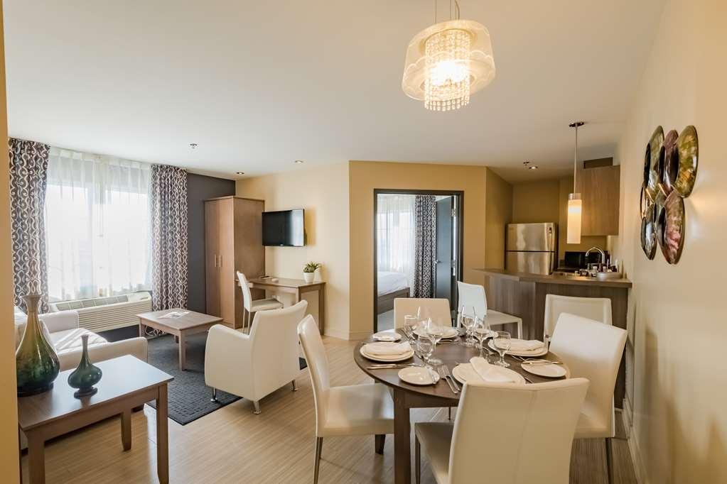 Imperia Hotel Et Suites Terrebonne Szoba fotó
