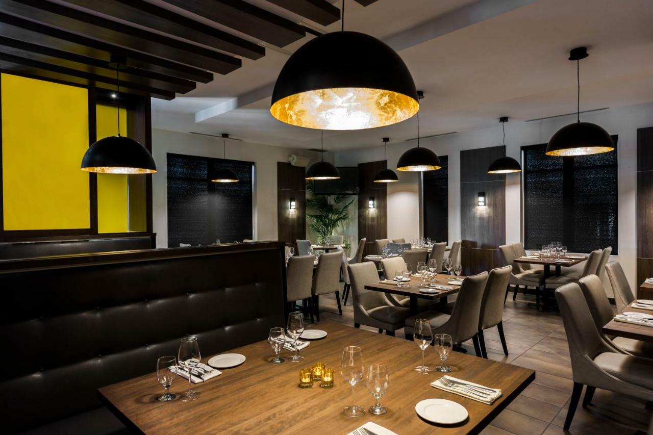 Imperia Hotel Et Suites Terrebonne Kültér fotó